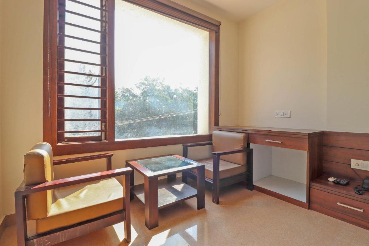 Capital O 76444 Hotel Hill-Top Inn Narendra Nagar Екстериор снимка