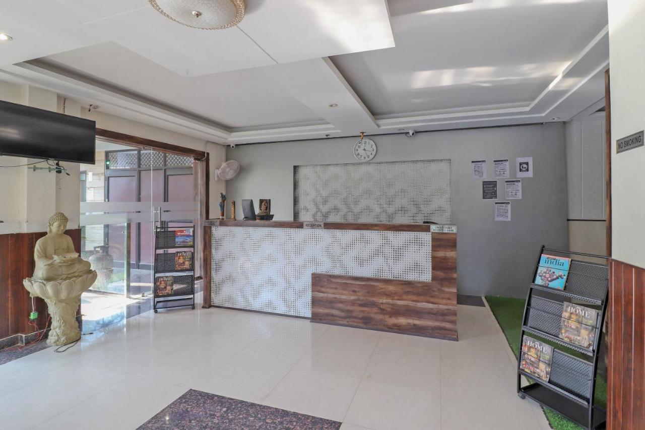 Capital O 76444 Hotel Hill-Top Inn Narendra Nagar Екстериор снимка
