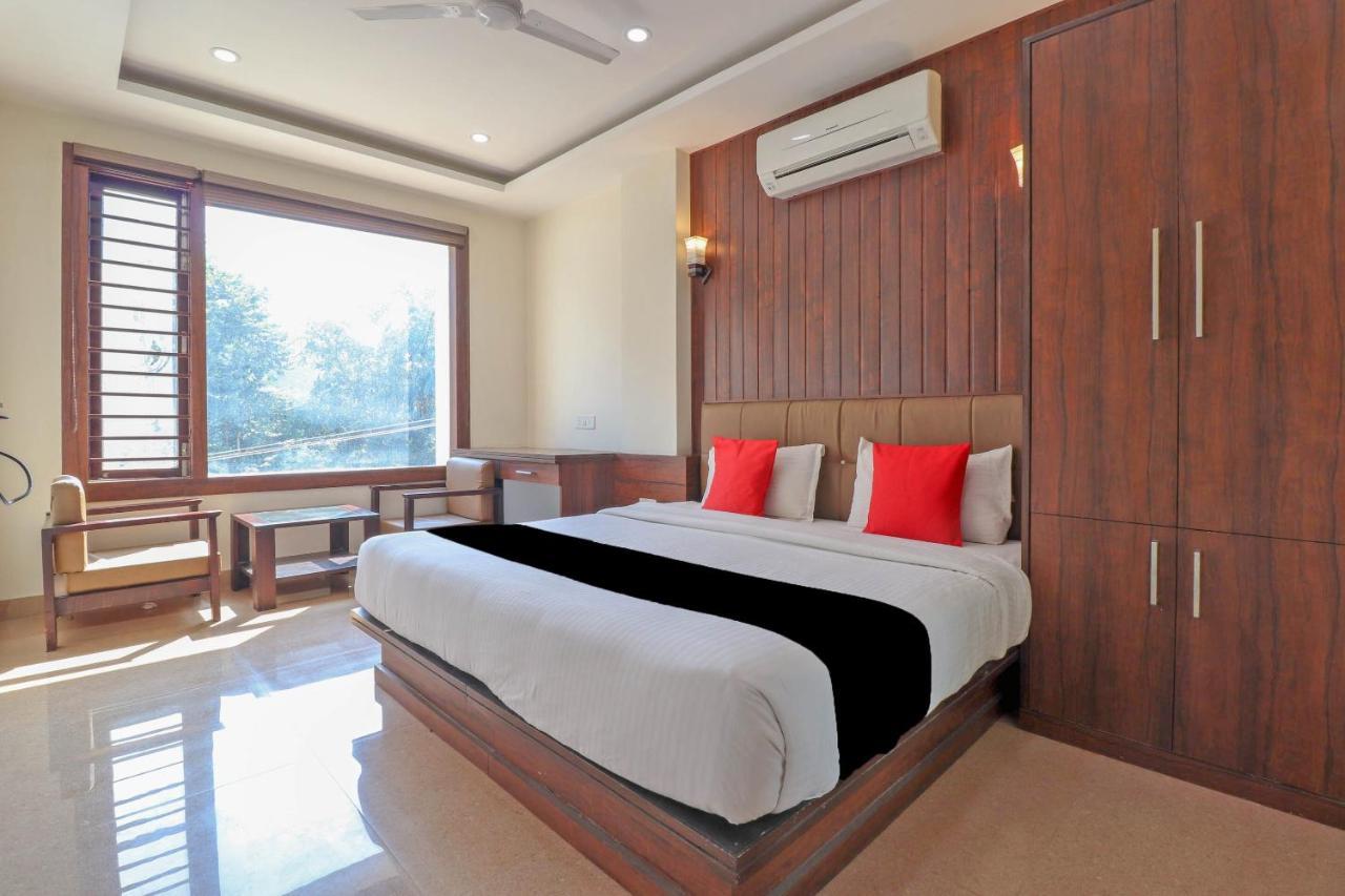 Capital O 76444 Hotel Hill-Top Inn Narendra Nagar Екстериор снимка