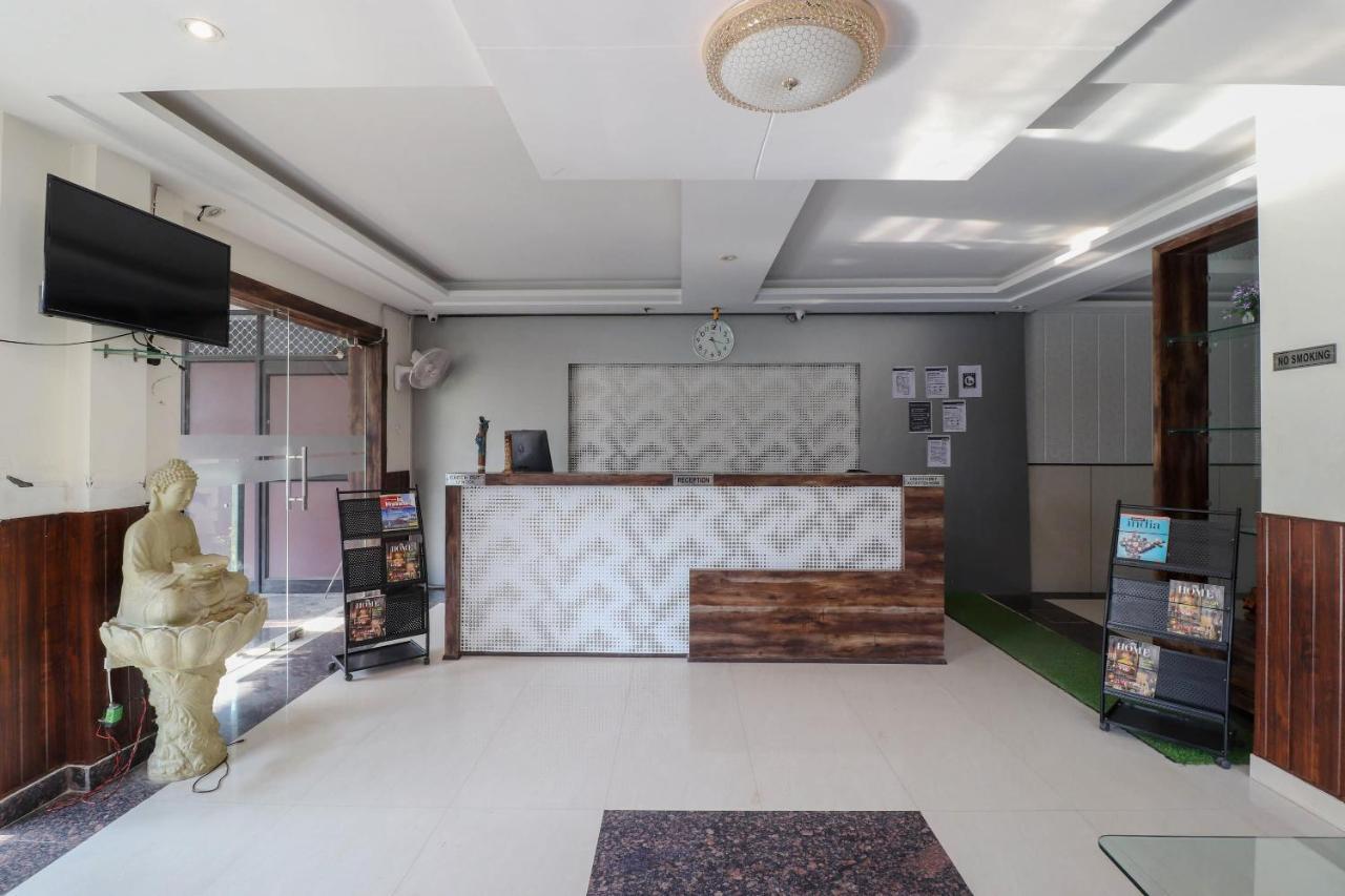 Capital O 76444 Hotel Hill-Top Inn Narendra Nagar Екстериор снимка